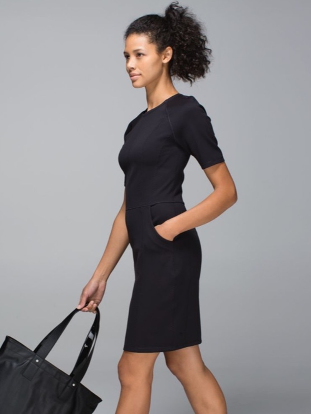 EUC Lululemon Black Power Date Dress Four Way Stretch Short Sleeved- Size 4